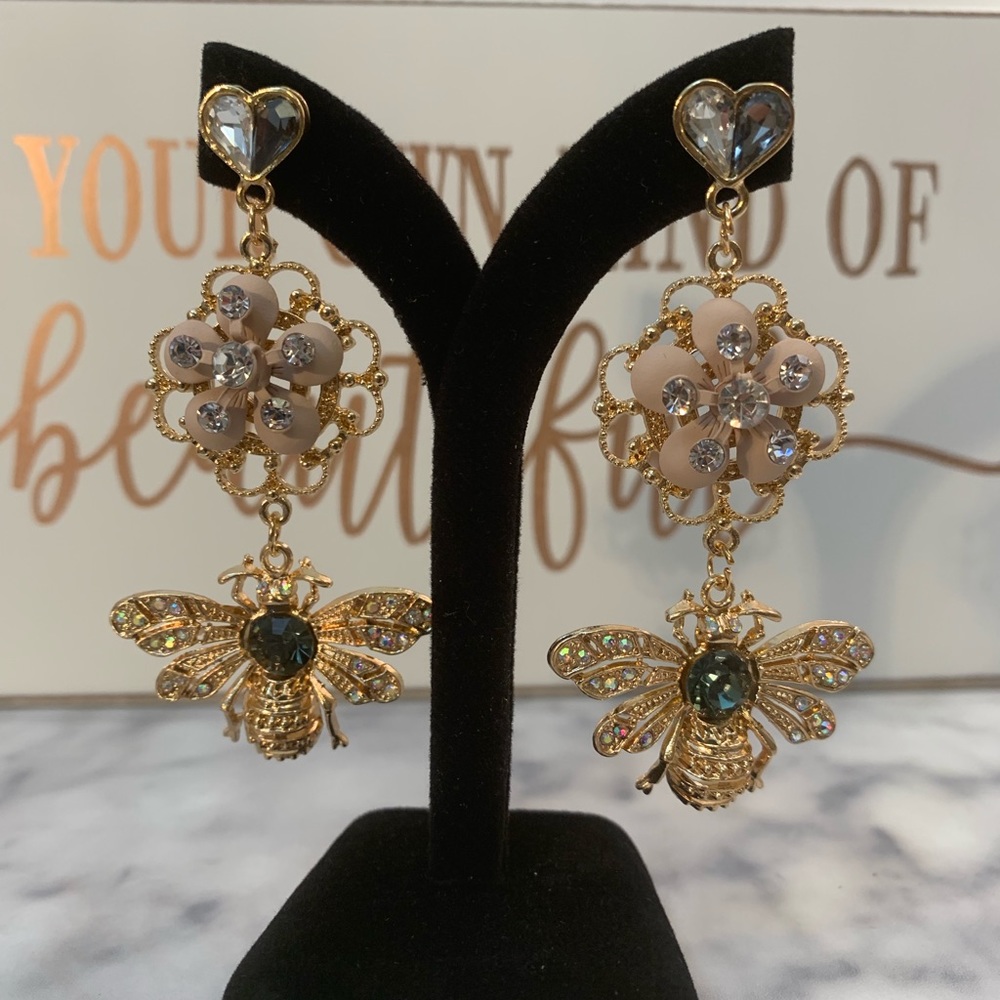 Busy little bees Earrings Elegant earring